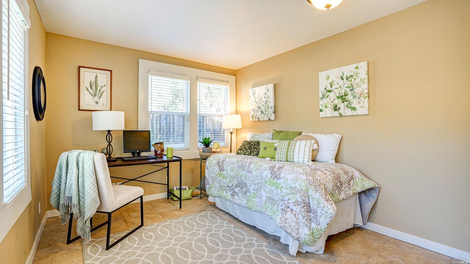 Hillside Sonoma Guest Office